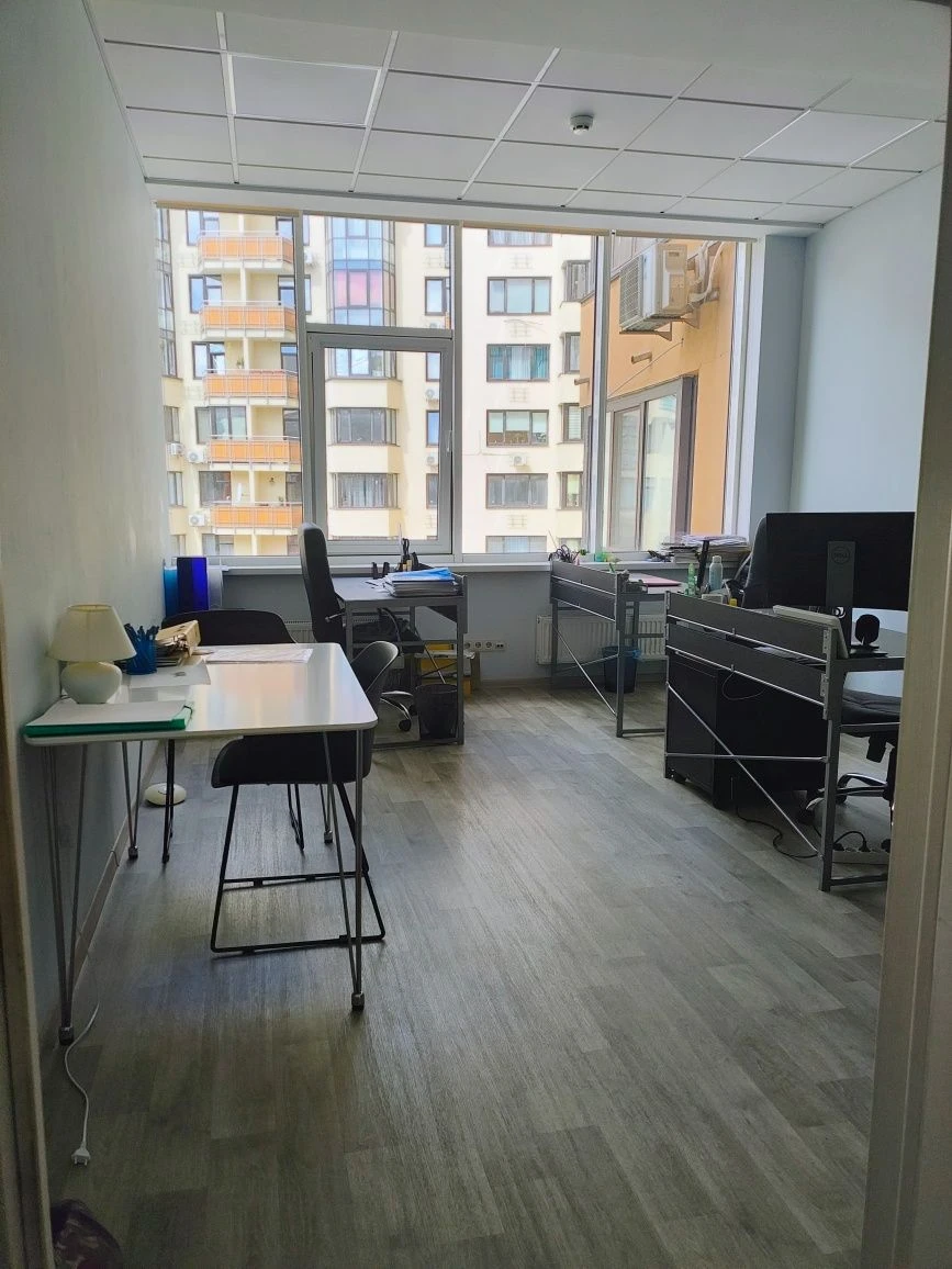 For sale 6-room apartment in Holosiivskyi residential complex Sonyachna Brama. Zdanovs