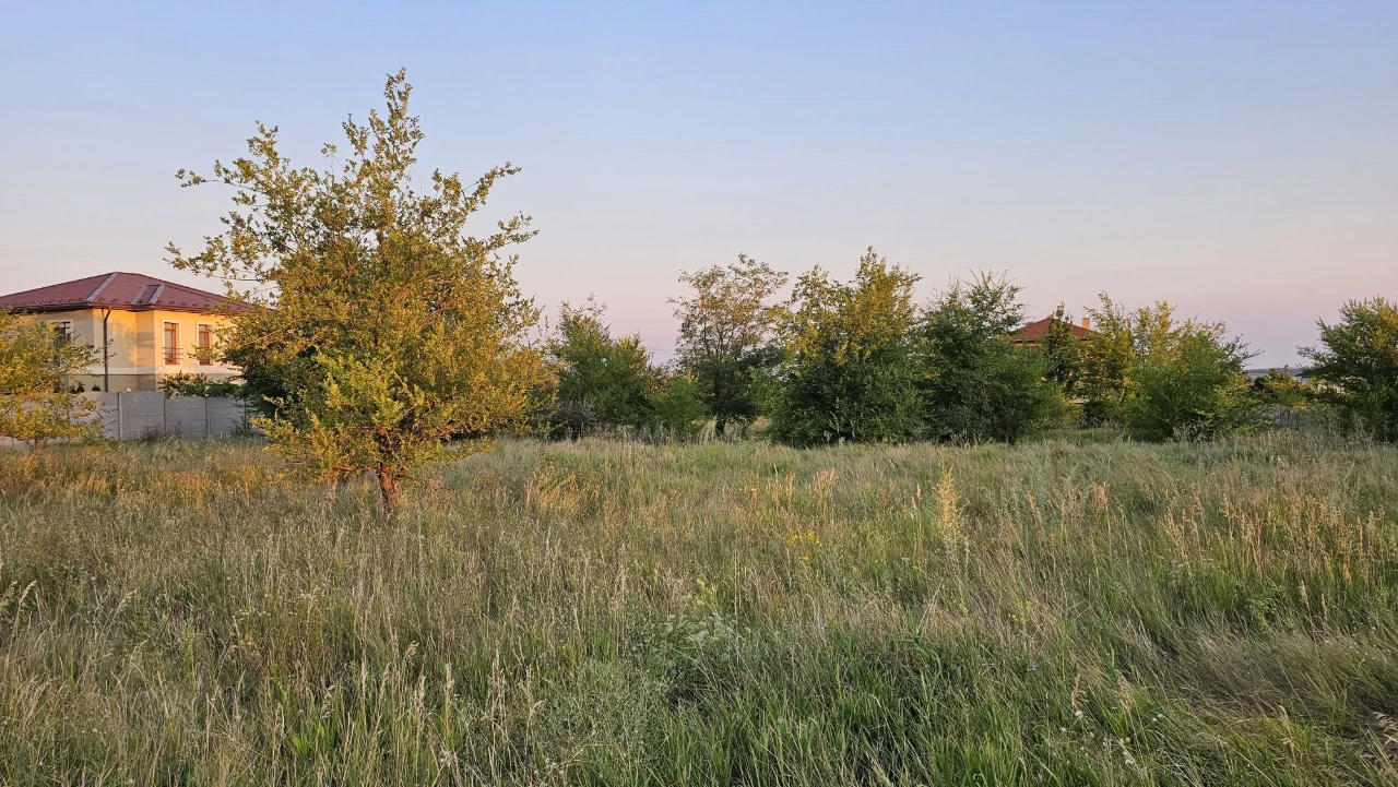 Продам ділянку на Сонячному 1. Вул.Лазурна. 15сот.