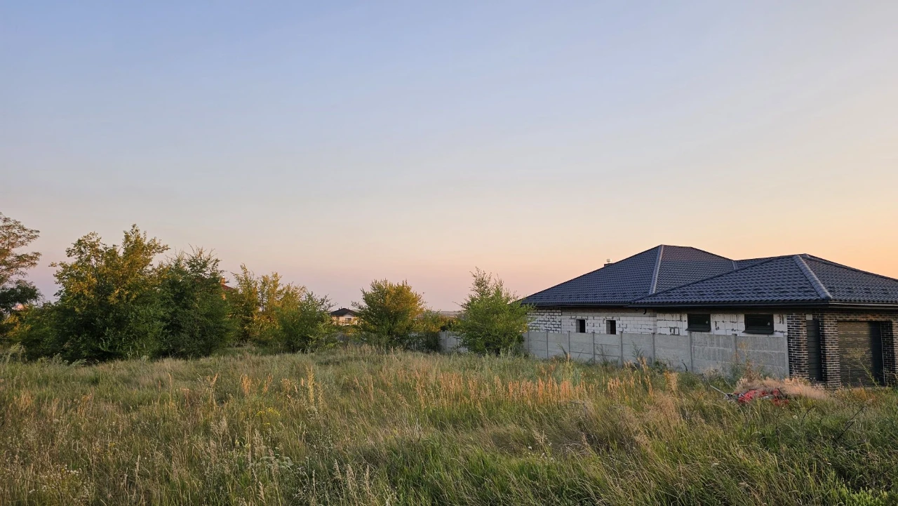 Продам ділянку на Сонячному 1. Вул.Лазурна. 15сот.