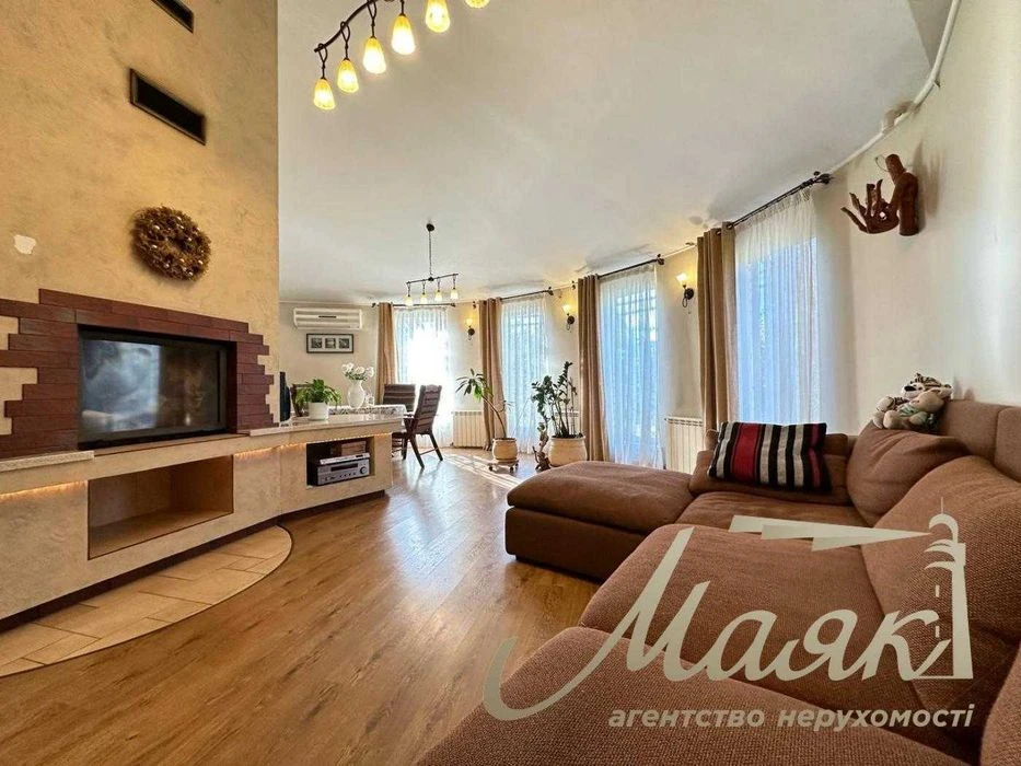 Sale of a cozy house with designer renovation in Voznesen
