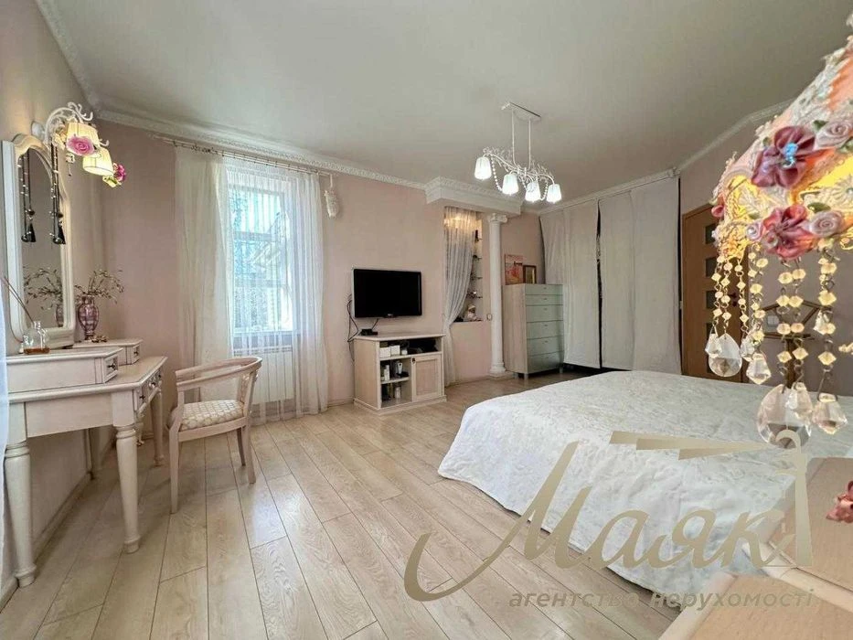 Sale of a cozy house with designer renovation in Voznesen