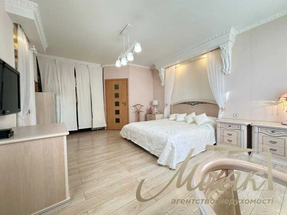 Sale of a cozy house with designer renovation in Voznesen