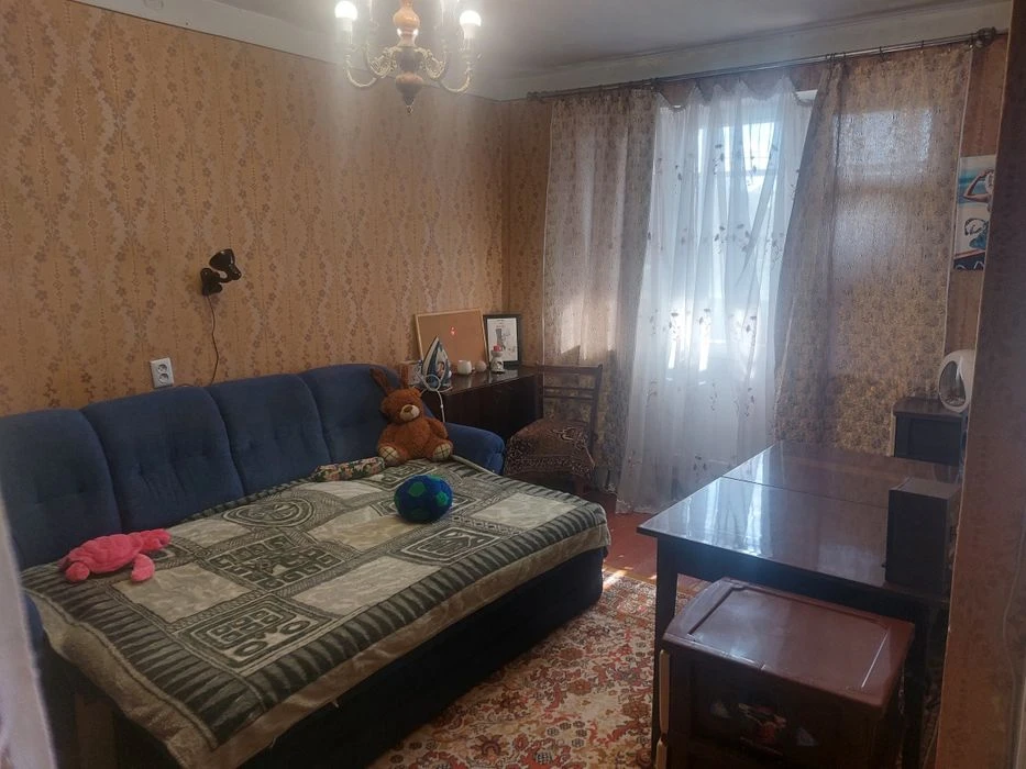 One-room apartment for sale near Palats Sportu metro station