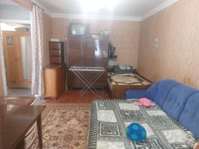 One-room apartment for sale near Palats Sportu metro station