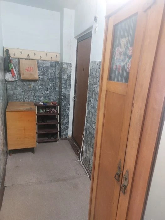 One-room apartment for sale near Palats Sportu metro station