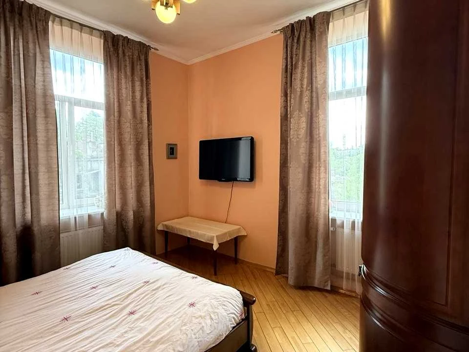Квартира. Львів, Кирила і Мефодія вул.