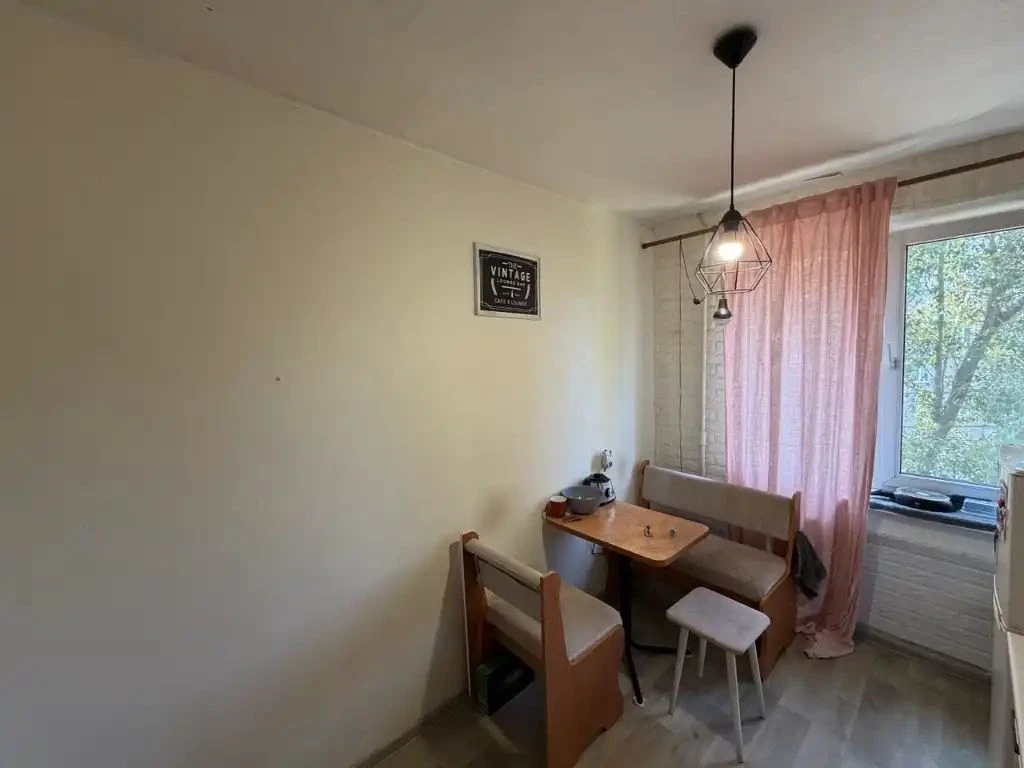Продам 2х ком  квартиру Победа Перемога-3