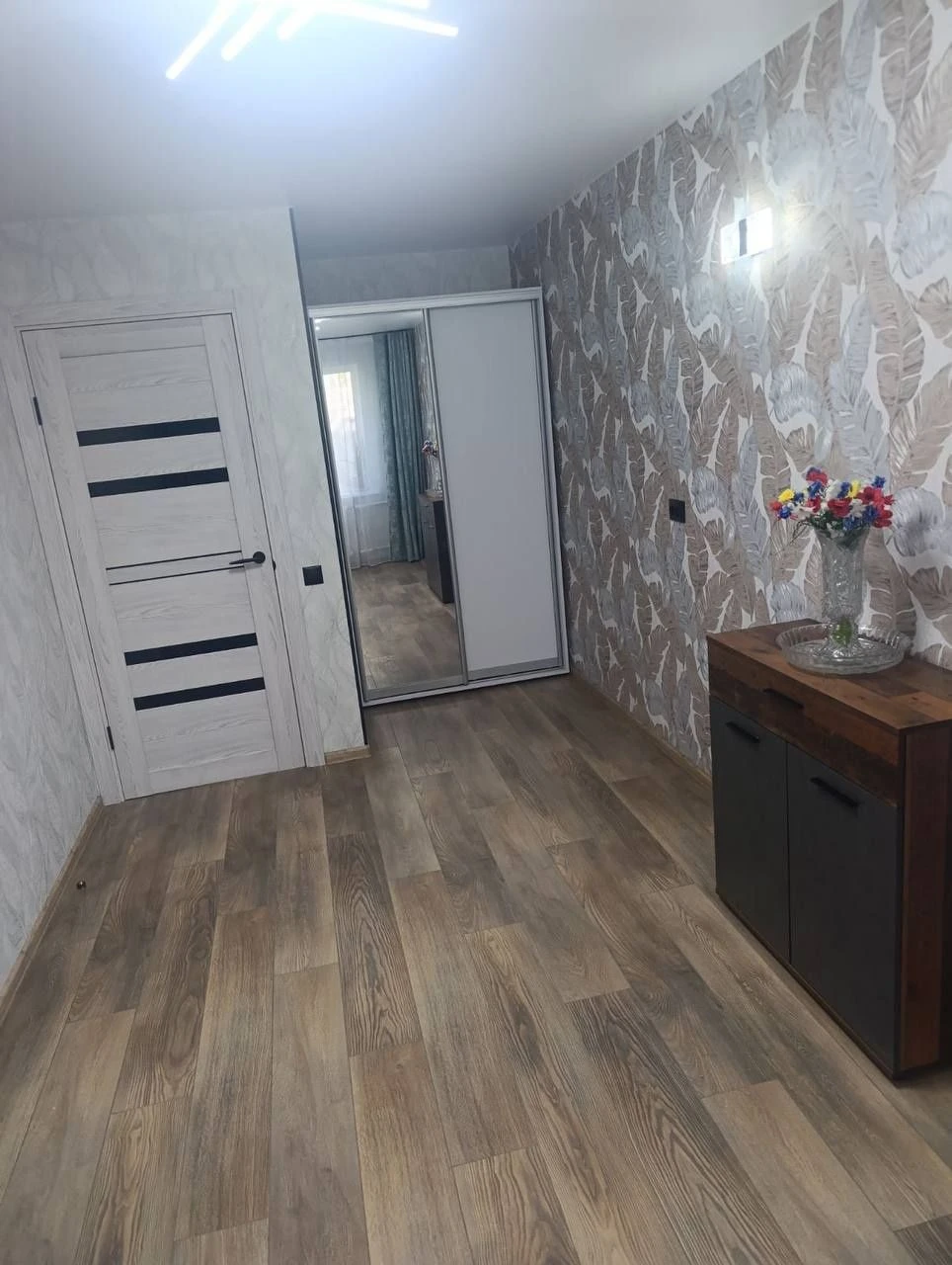 Продам с шикарным новым ремонтом 3к квартиру Петра Калнишевс