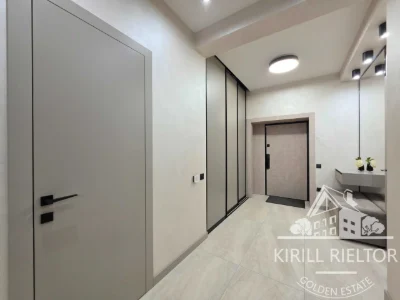 Продаж таунхауса з басейном у містечку Лагуна "Comfort City
