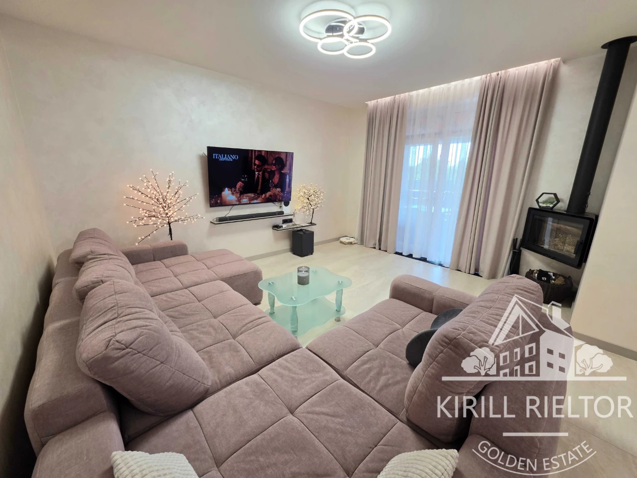 Продаж таунхауса з басейном у містечку Лагуна "Comfort City