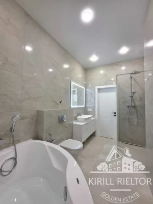 Продаж таунхауса з басейном у містечку Лагуна "Comfort City