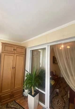 Продам 4-комн. квартиру с РЕМОНТОМ на Котовского/Днепропетро