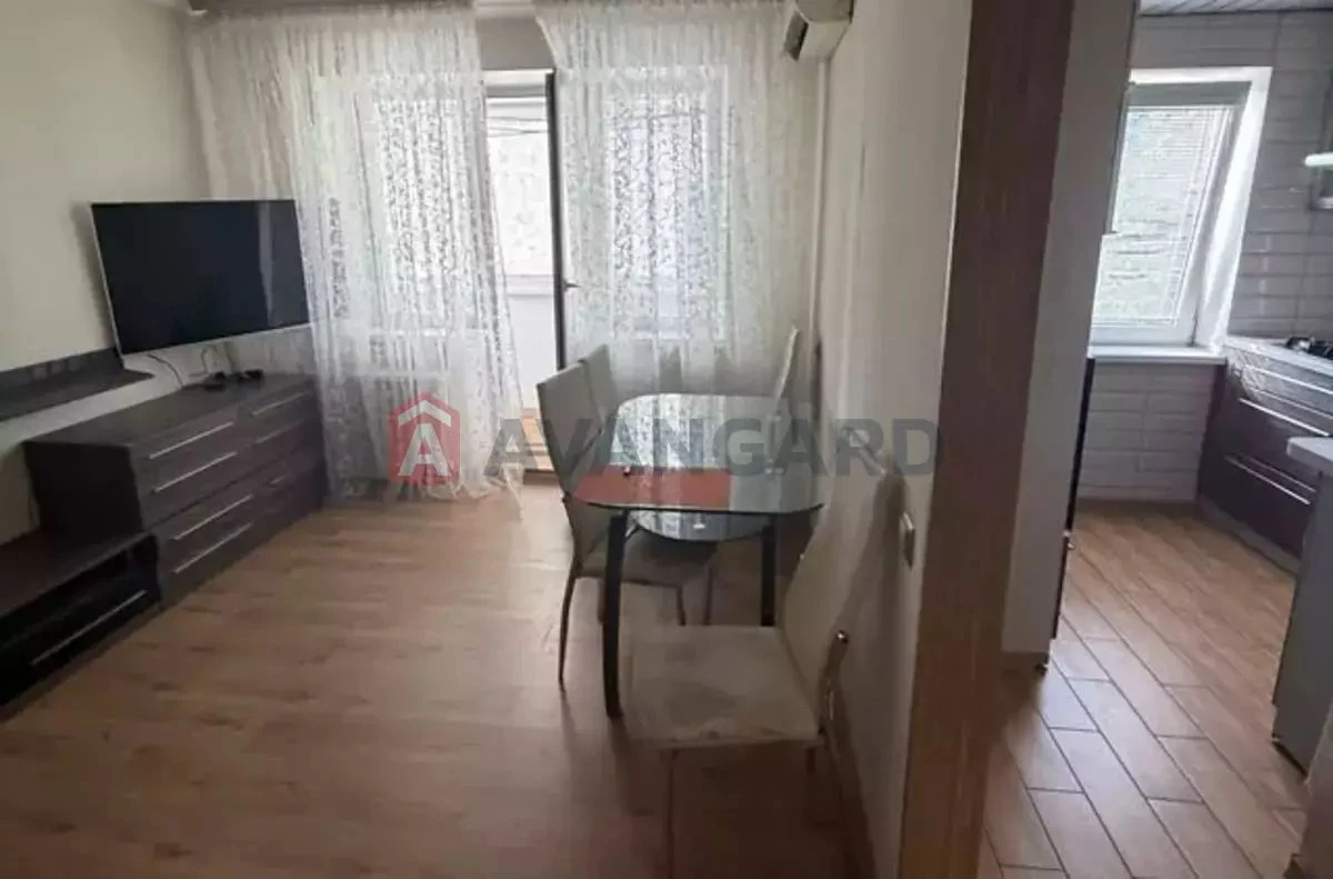Продаж затишної 3-к квартири 58 м2 з ремонтом та меблями!
