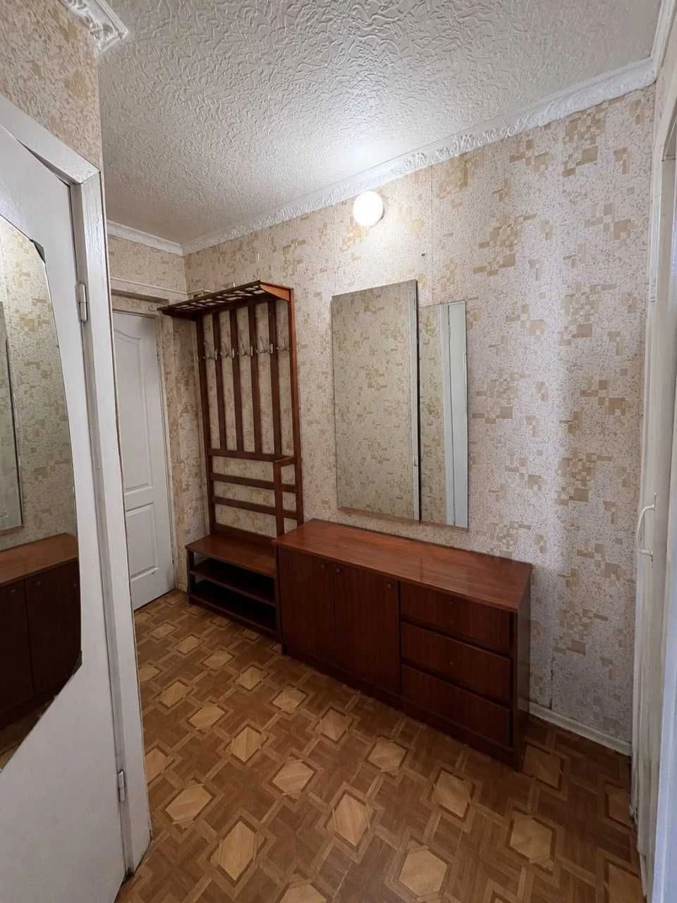 Продам 1 кімнатну квартиру С Ковалевської (Калиновая) р-к Об