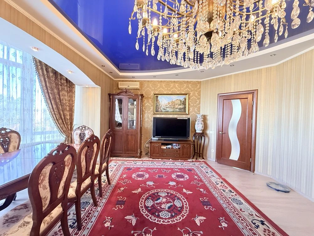 Продам 3к квартиру, Центр, низ Кирова (Поля), парк Чкалова,