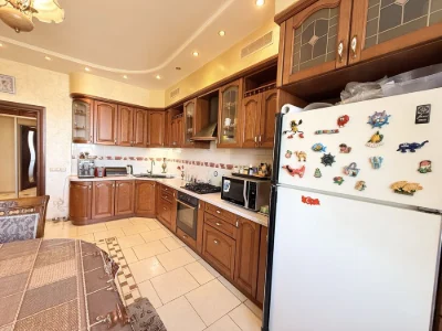 Продам 3к квартиру, Центр, низ Кирова (Поля), парк Чкалова,