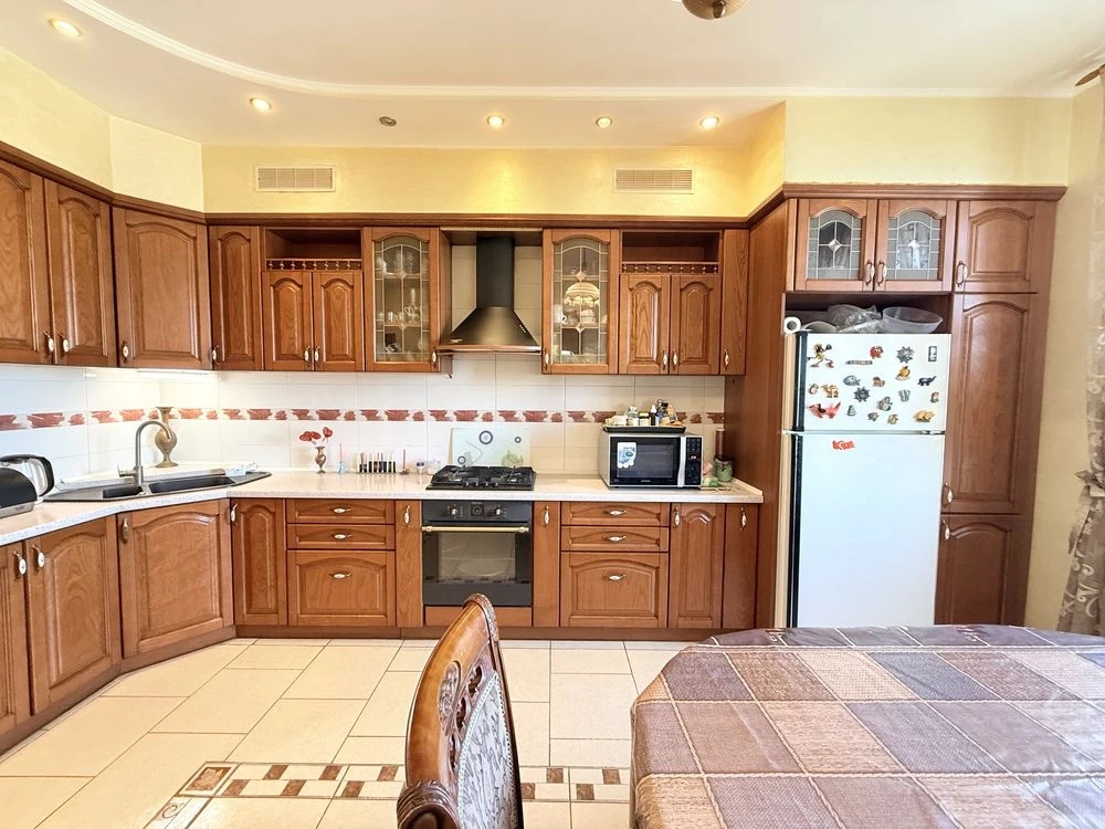 Продам 3к квартиру, Центр, низ Кирова (Поля), парк Чкалова,