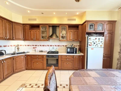 Продам 3к квартиру, Центр, низ Кирова (Поля), парк Чкалова,