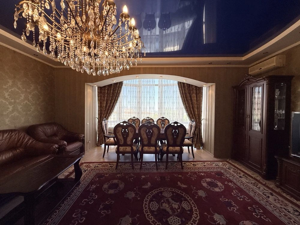 Продам 3к квартиру, Центр, низ Кирова (Поля), парк Чкалова,