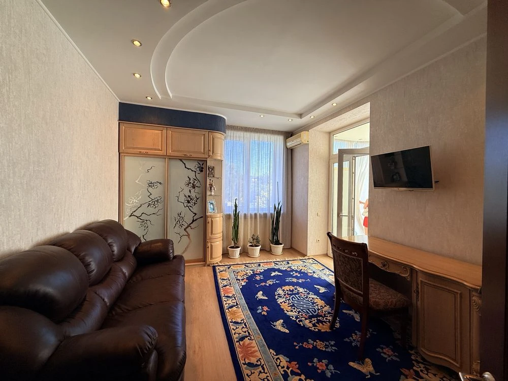 Продам 3к квартиру, Центр, низ Кирова (Поля), парк Чкалова,