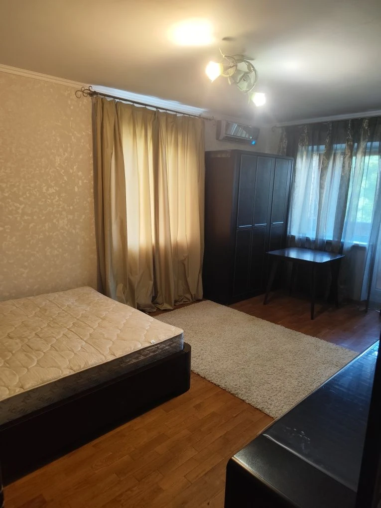 Продам 1-ком.однокомнатную. по. Гагарина. Центр.Правый берег