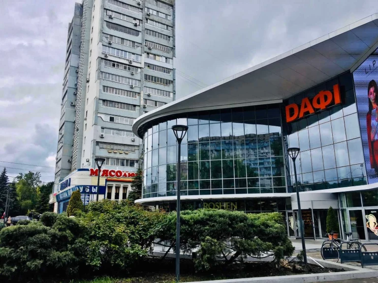 Продам 4  кімнатну квартиру Запорізьке шосе 4  район ТРЦ  Да