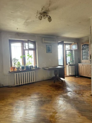 Продам 4  кімнатну квартиру Запорізьке шосе 4  район ТРЦ  Да