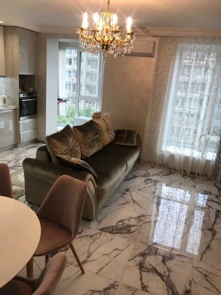 Продам  2 кімнатну квартиру ЖК Ривер Парк (Перемога) автоном