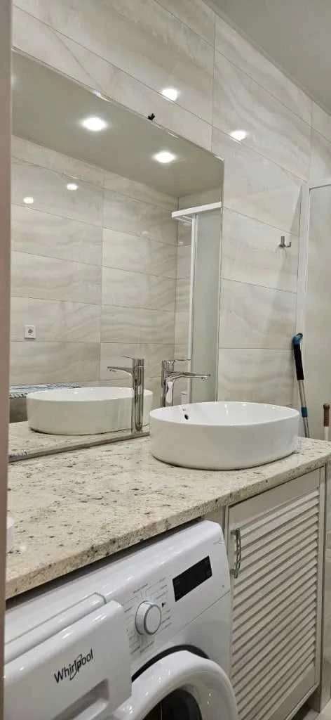 Продам  2 кімнатну квартиру ЖК Ривер Парк (Перемога) автоном