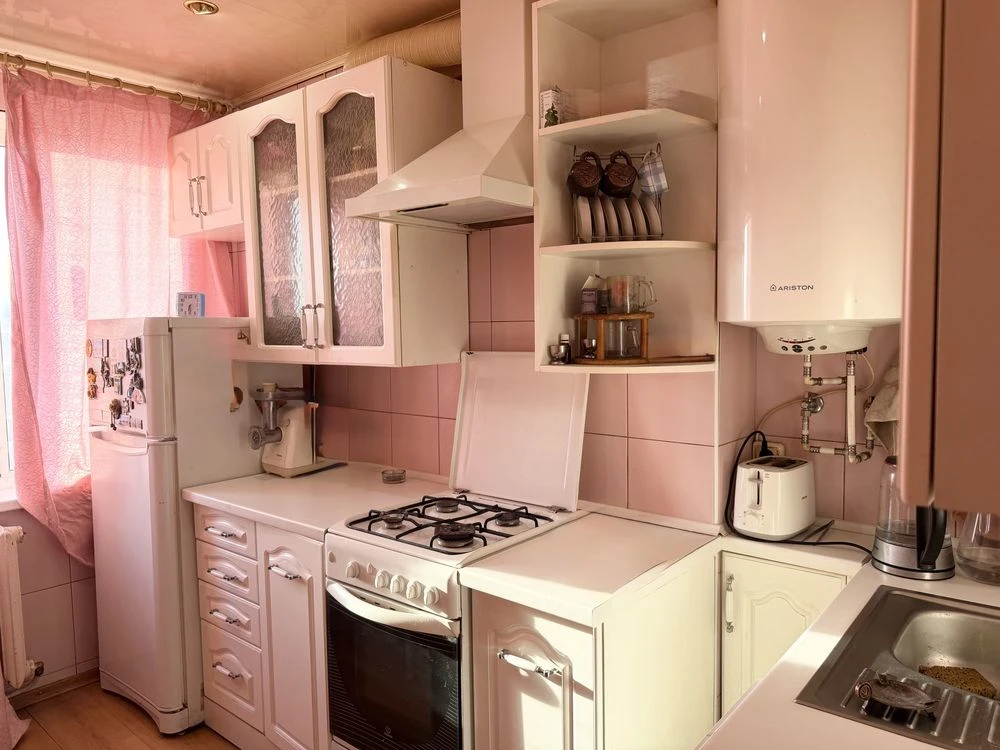 Продам просторную 3-комнатную квартиру на пр. Слобожанском,