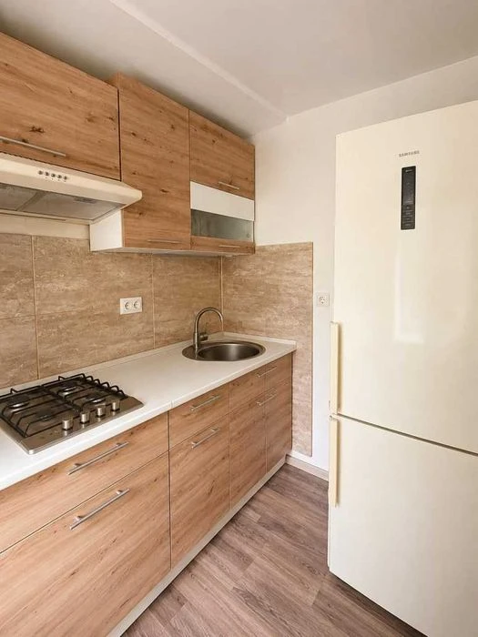 Продам 2-комн. квартиру 44 м² с ремонтом Титова верх Кирова