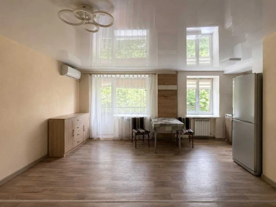 Продам 2-комн. квартиру 44 м² с ремонтом Титова верх Кирова