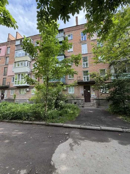 Продам 2-комн. квартиру 44 м² с ремонтом Титова верх Кирова