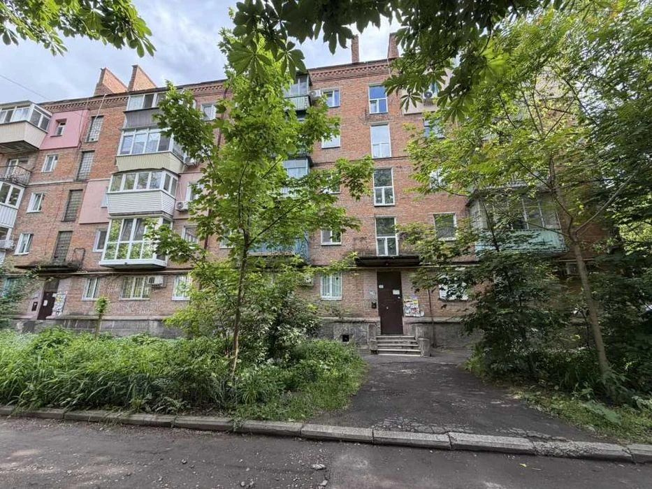 Продам 2-комн. квартиру 44 м² с ремонтом Титова верх Кирова