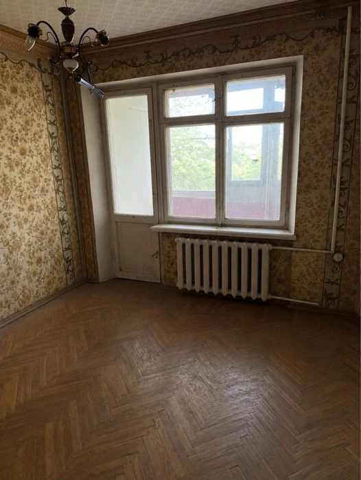 Продам 3-х комнатная чешка Тополь-1!