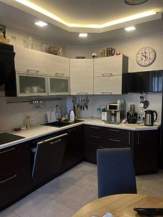 Продам 3-комн. квартиру 120 м² в новом доме с евро ремонтом