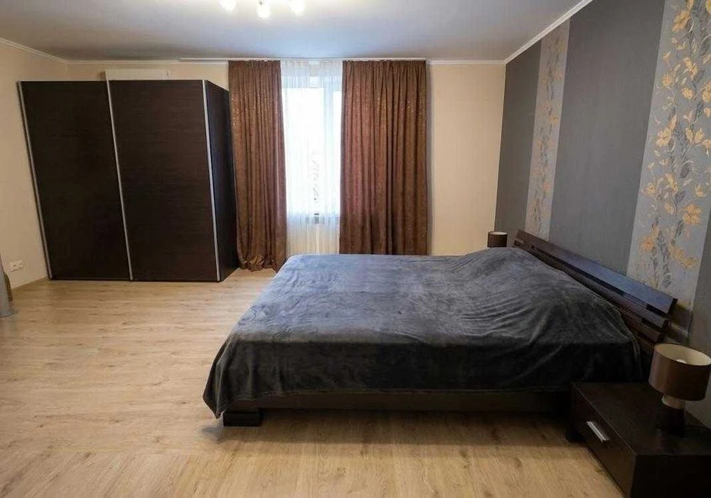 Продам 3-комн. квартиру 120 м² в новом доме с евро ремонтом