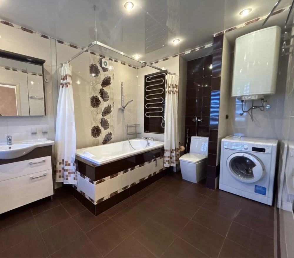 I will sell 5-room apartment. A. Polya