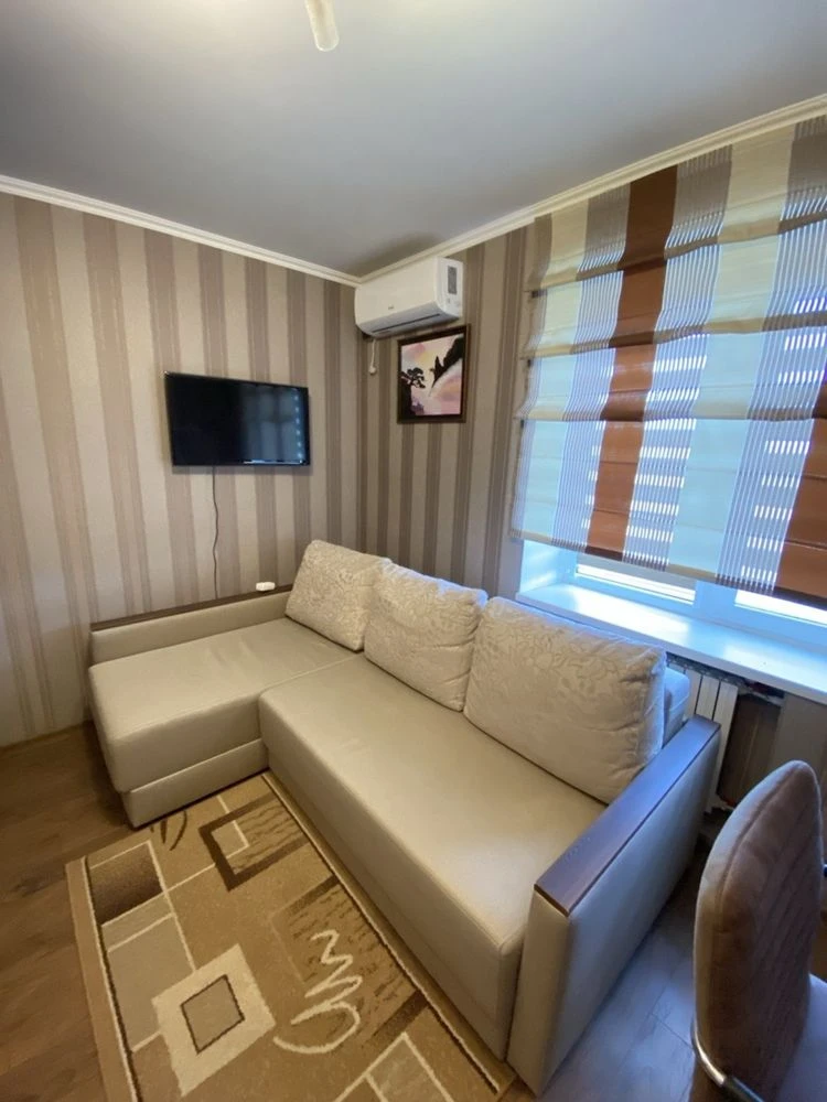I will sell 5-room apartment. A. Polya