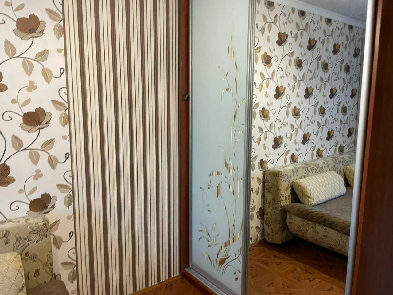 Продам 2х ком квартиру ЖМ Красный Камень 6й этаж