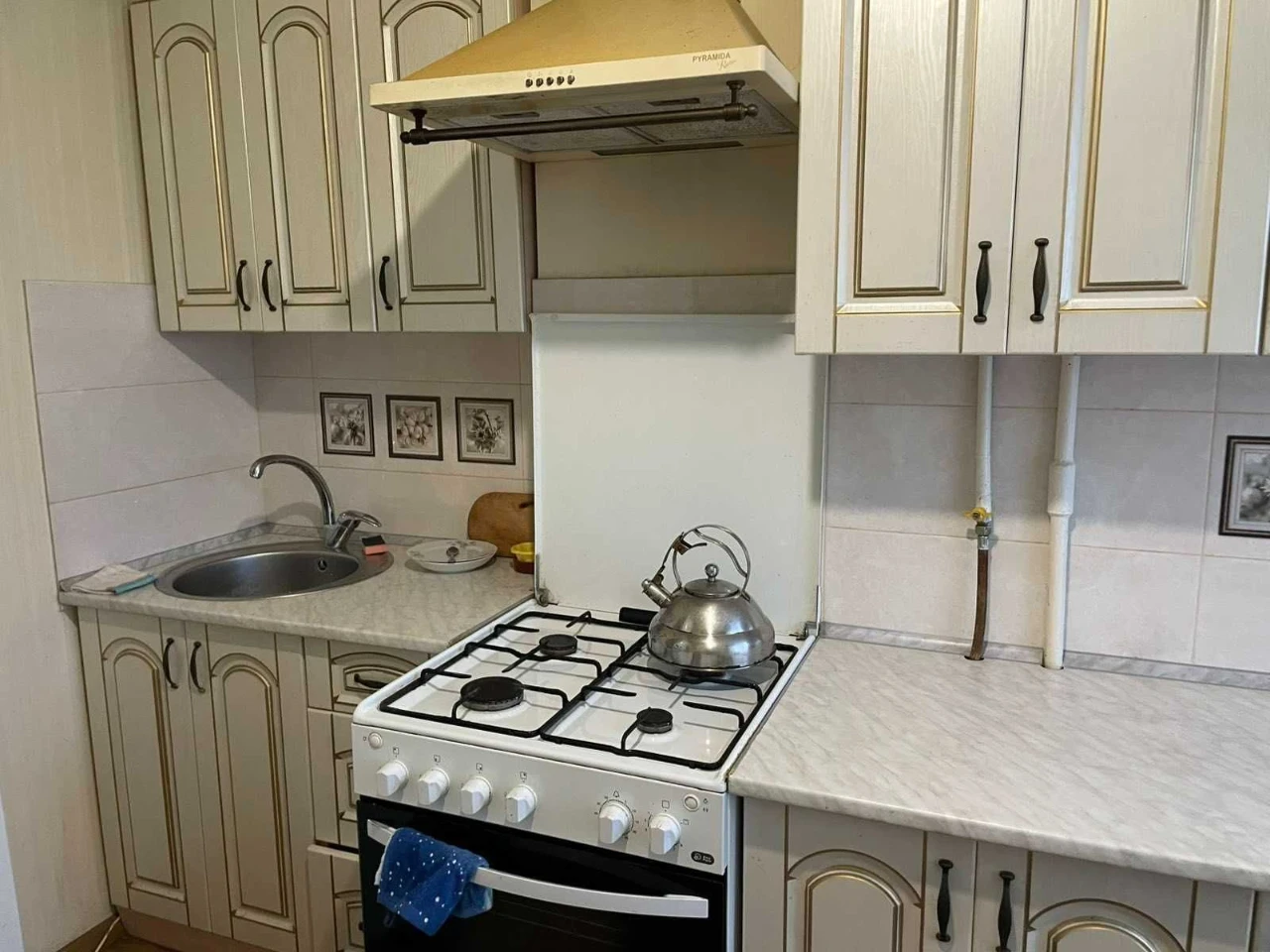 Продам 2х ком квартиру ЖМ Красный Камень 6й этаж
