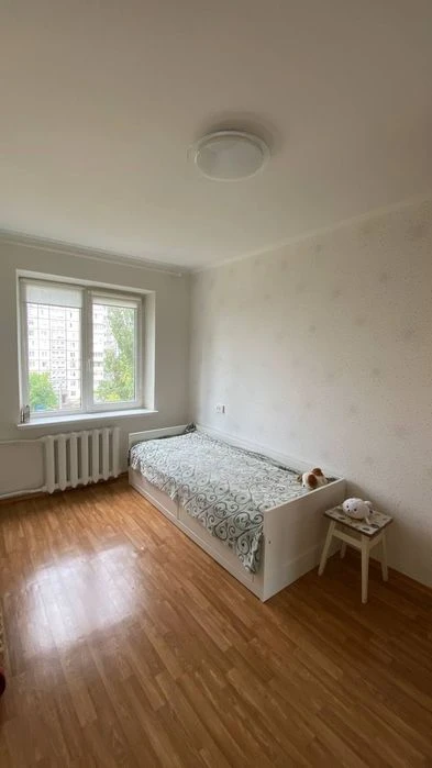 Продам 2 кімнатну квартиру на ж/м Лівобережній-3