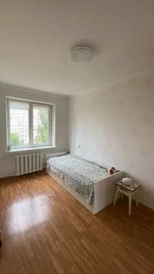 Продам 2 кімнатну квартиру на ж/м Лівобережній-3