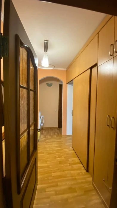 Продам 2 кімнатну квартиру на ж/м Лівобережній-3