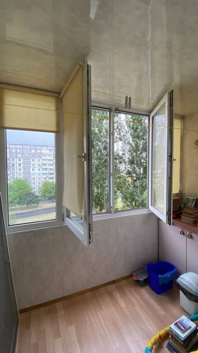 Продам 2 кімнатну квартиру на ж/м Лівобережній-3