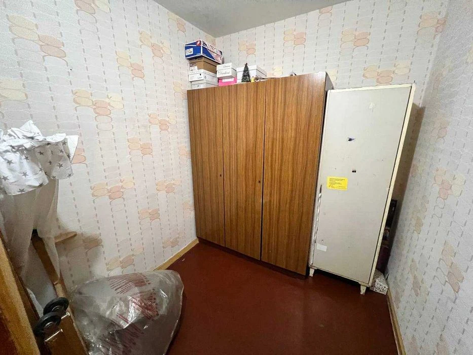 I will sell a spacious 1-room apartment Kedryna Rabochaya Kaverina Brati