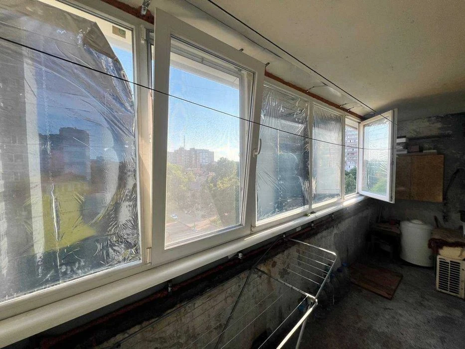 I will sell a spacious 1-room apartment Kedryna Rabochaya Kaverina Brati