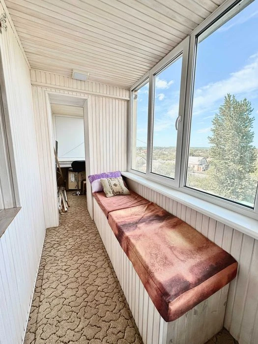 Selling a 3-room apartment in the new Scarlet Sails residential complex, individual gas heating.