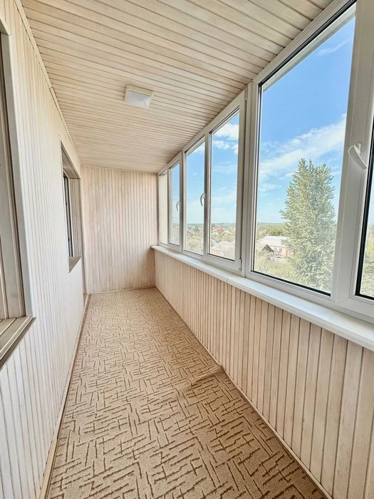 Selling a 3-room apartment in the new Scarlet Sails residential complex, individual gas heating.