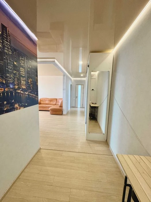 Selling a 3-room apartment in the new Scarlet Sails residential complex, individual gas heating.